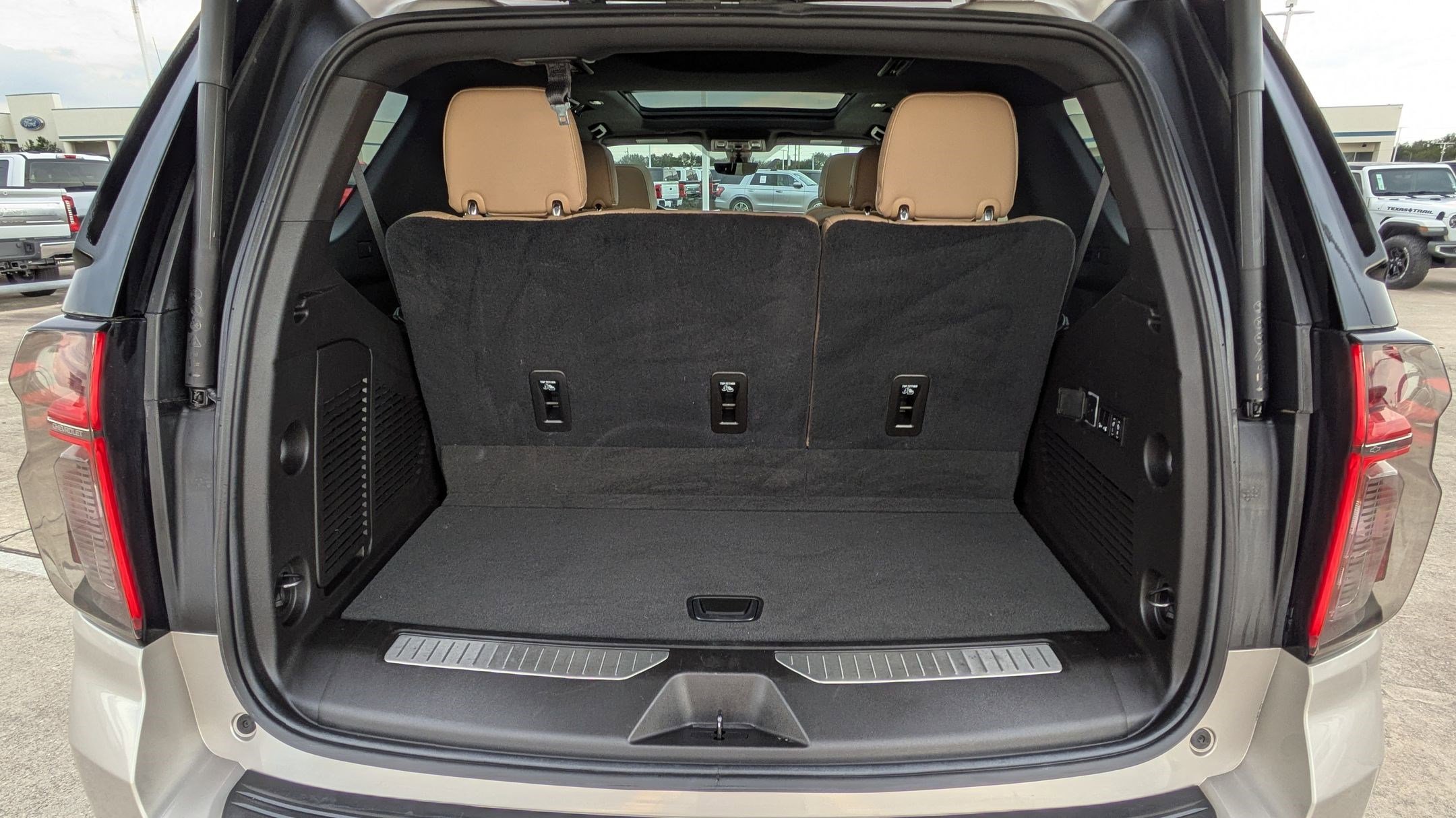 2021 Chevrolet Tahoe Premier photo 28