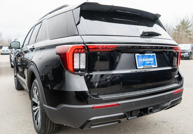 2026 Ford Explorer ST-Line photo 3