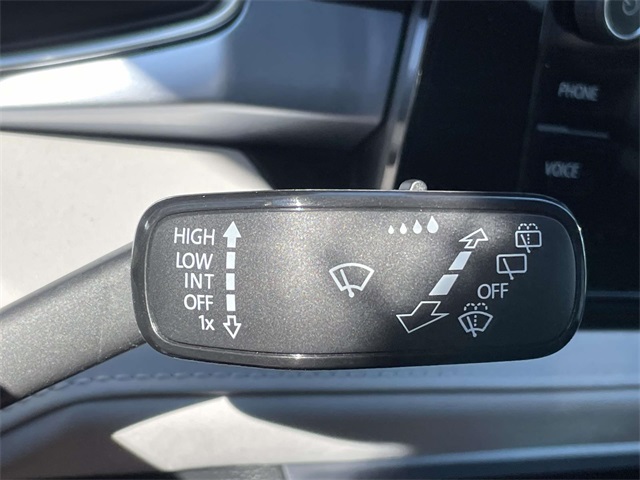 2025 Volkswagen Taos SE photo 23
