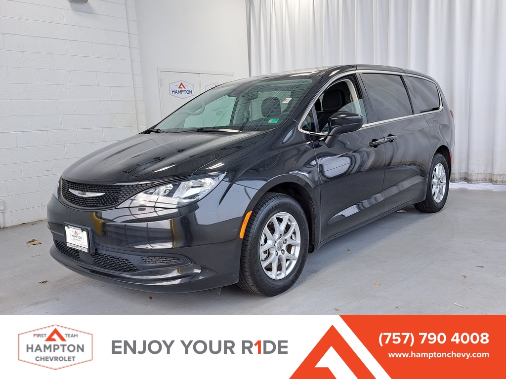 Pre-Owned 2023 Chrysler Voyager LX FWD Vans's photo