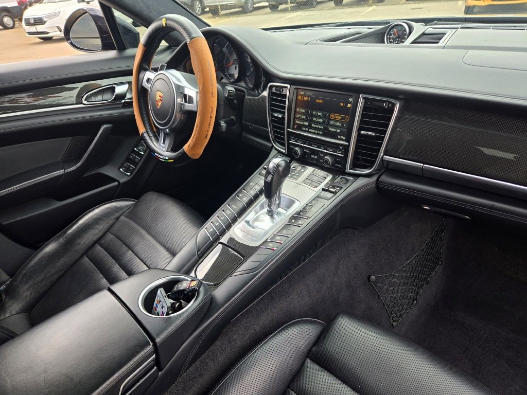 2015 Porsche Panamera GTS photo 6