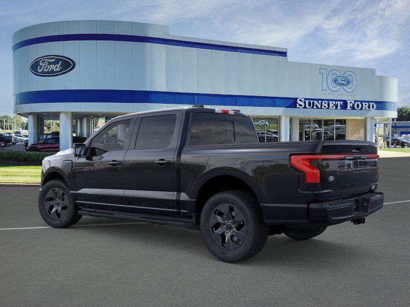2025 Ford F-150 Lightning Lariat photo 3