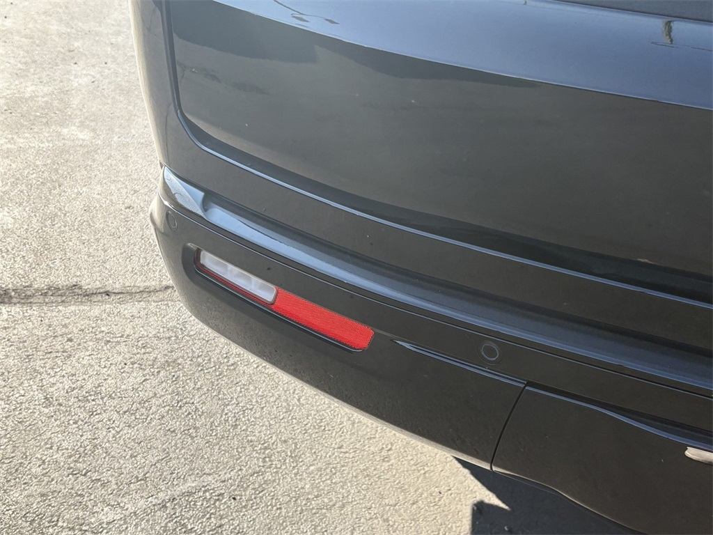 2025 Jeep Wagoneer Series II Carbide photo 3