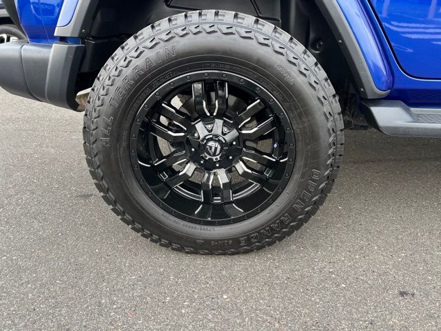 2020 Jeep Wrangler Unlimited Sahara photo 19