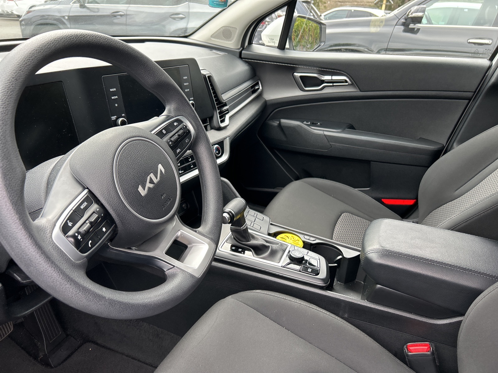 2023 Kia Sportage LX photo 4