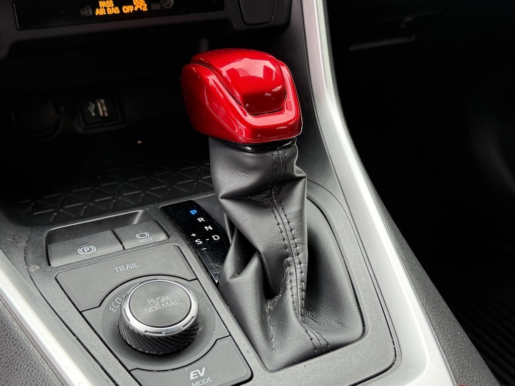 2023 Toyota RAV4 Hybrid XLE photo 22