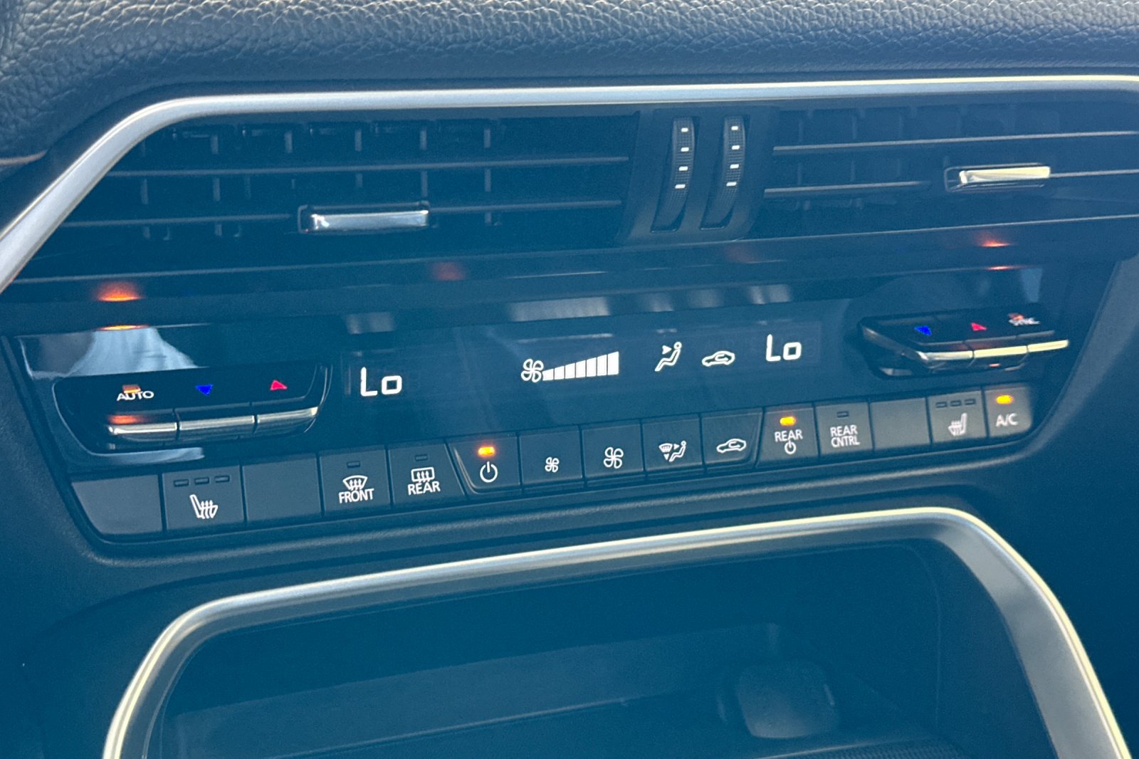 2024 Mazda CX-90 3.3 Turbo Preferred photo 24
