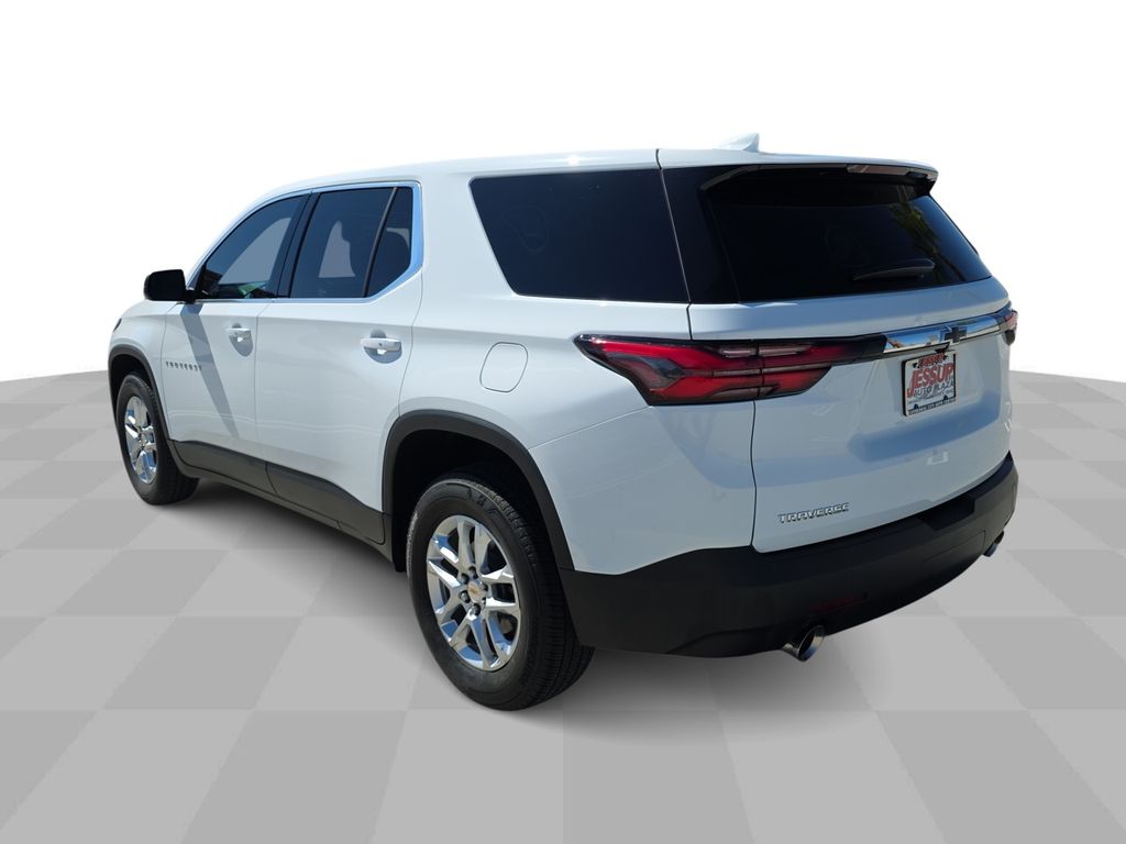 2022 Chevrolet Traverse LS photo 4