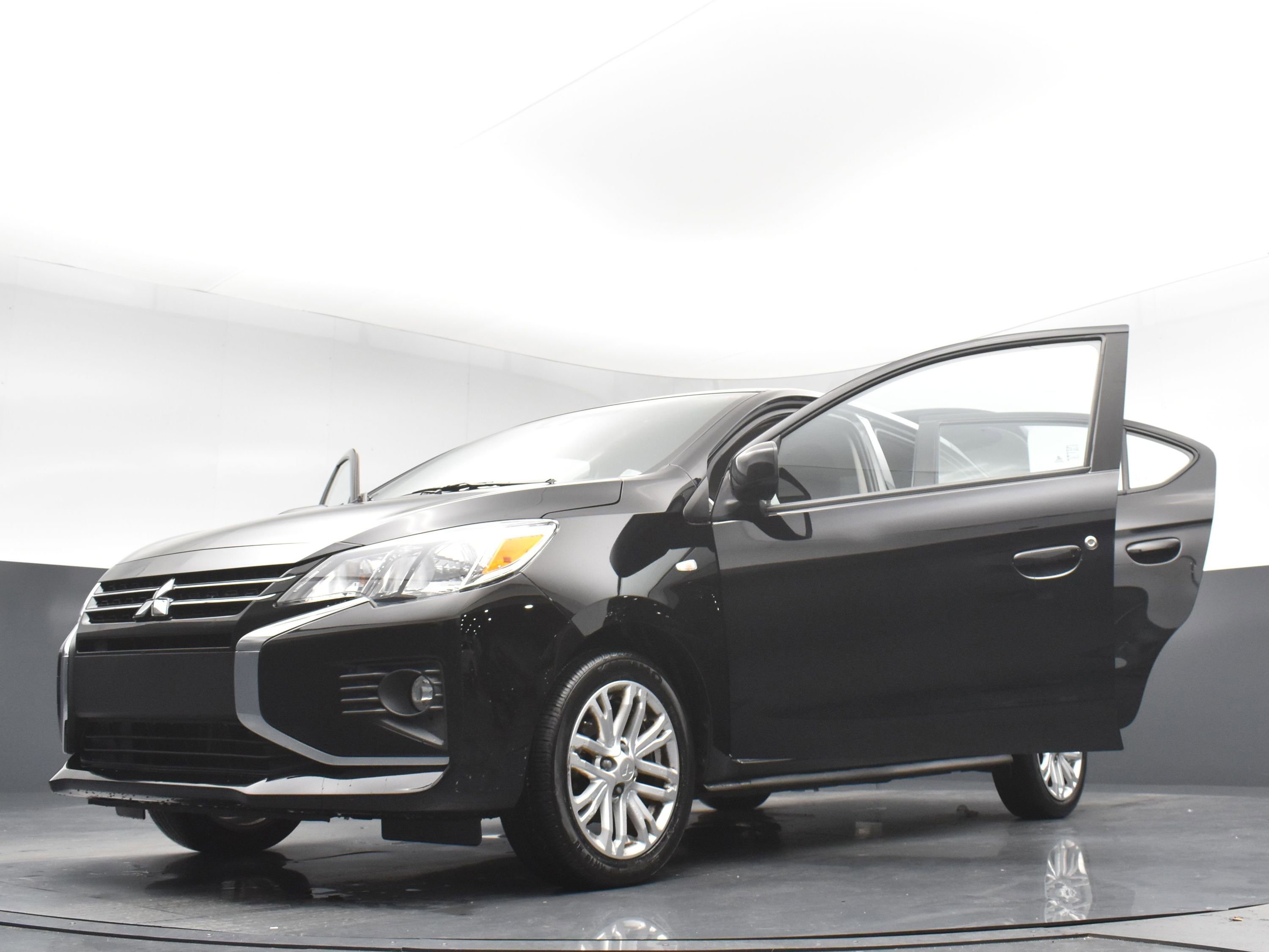 2024 Mitsubishi Mirage G4 LE photo 32