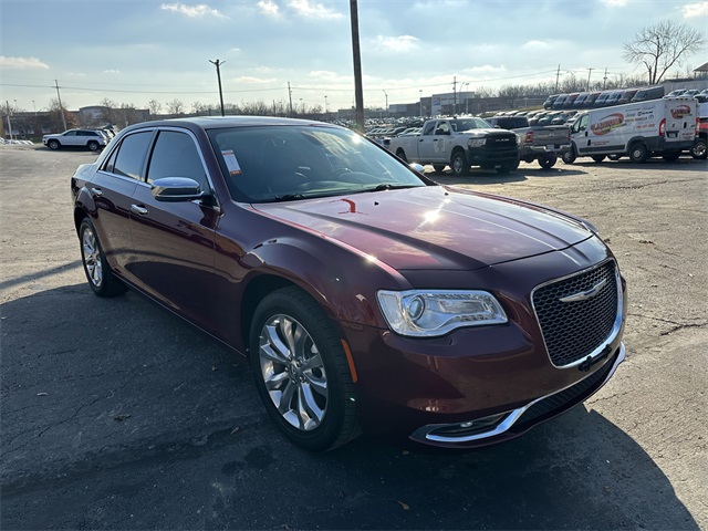 2019 Chrysler 300 Limited photo 4