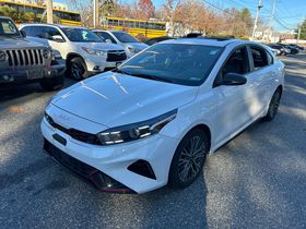 2022 Kia FORTE GT-Line's photo