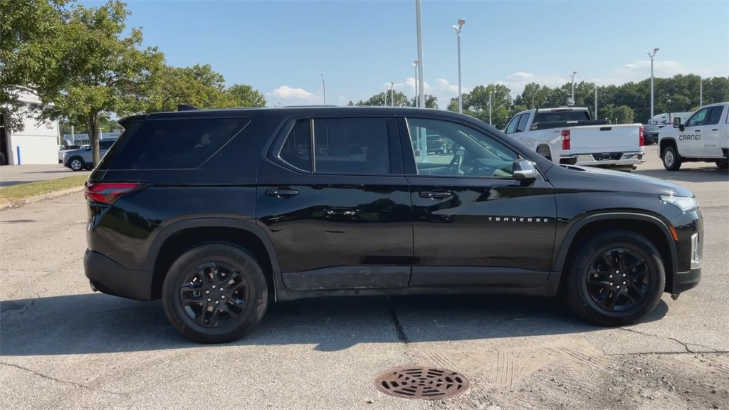 2023 Chevrolet Traverse LS photo 9