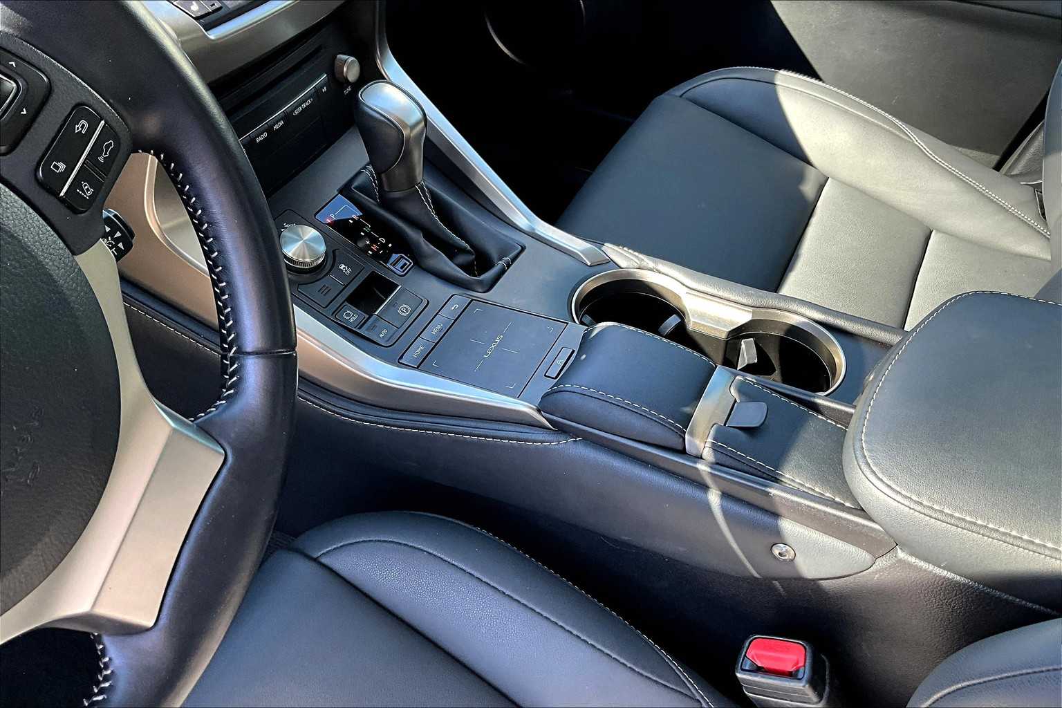 2020 Lexus NX 300 photo 15