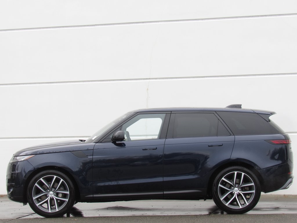 2023 Land Rover Range Rover Sport SE photo 3
