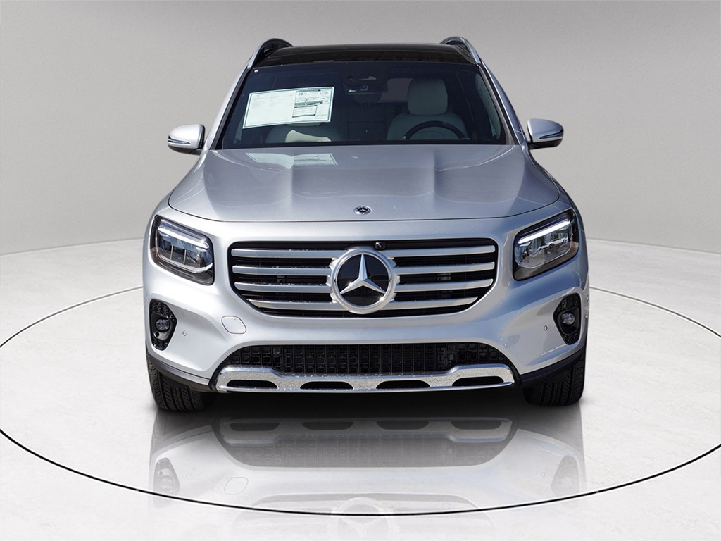 2026 Mercedes Benz GLB 250 photo 2