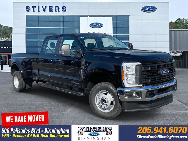 2025 Ford F-350 Super Duty XL's photo
