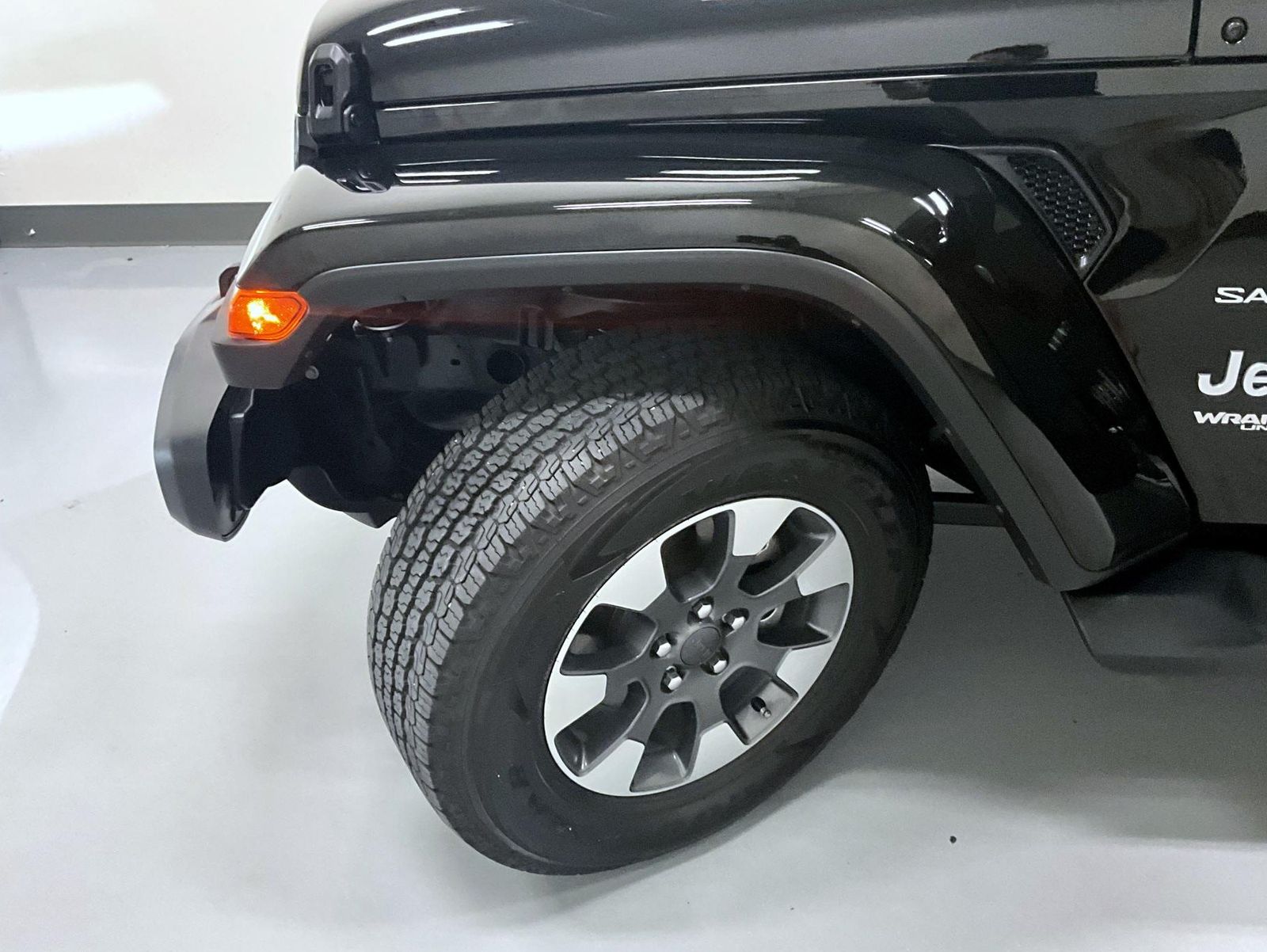 2022 Jeep Wrangler Unlimited Sahara photo 19