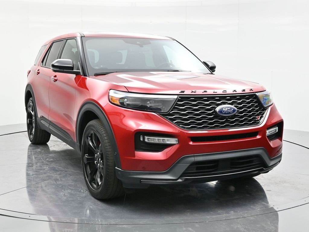 2022 Ford Explorer ST's photo