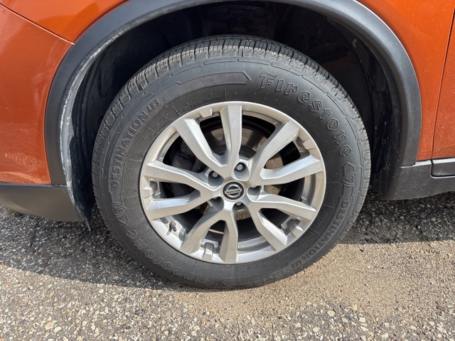 2019 Nissan Rogue SV photo 5