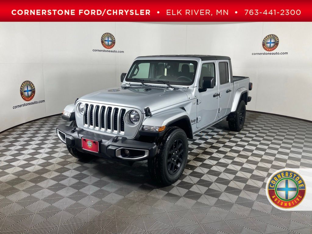 2023 Jeep Gladiator Overland's photo