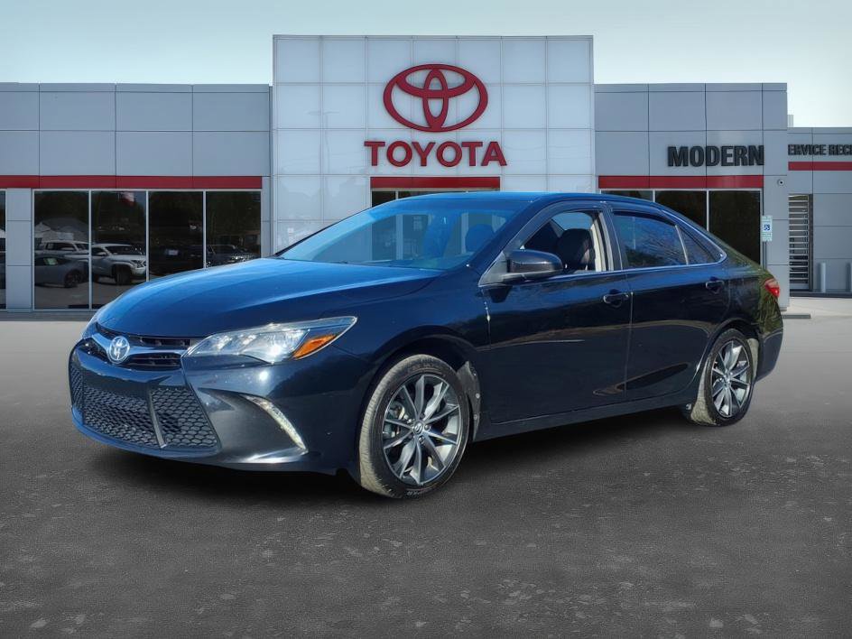 2017 Toyota Camry XSE's photo