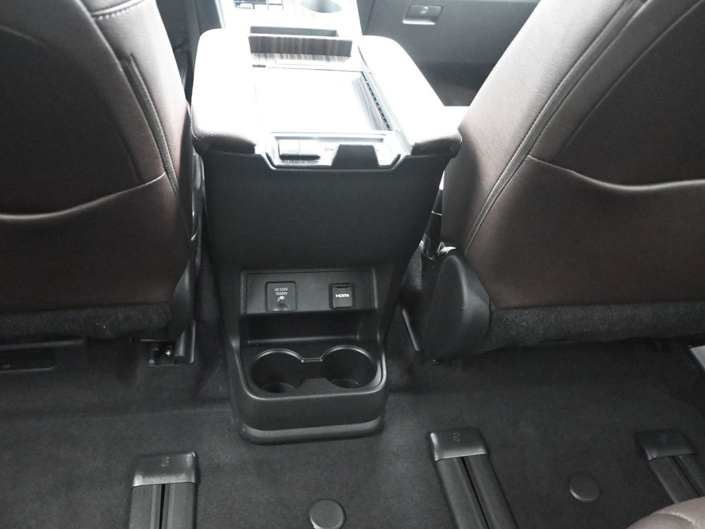 2022 Toyota Sienna Platinum photo 14