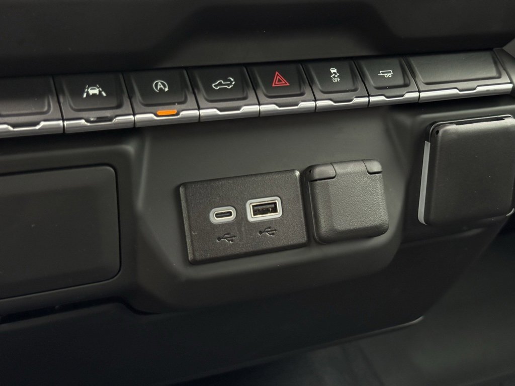 2024 Chevrolet Silverado 1500 Custom photo 28
