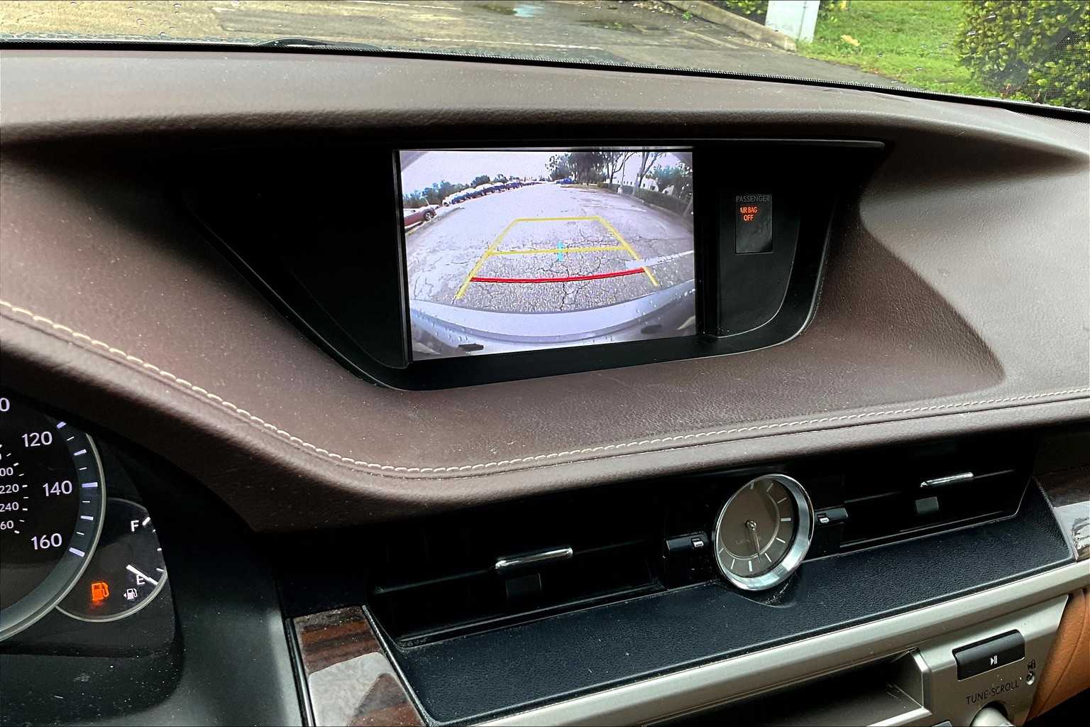 2017 Lexus ES 350 photo 24