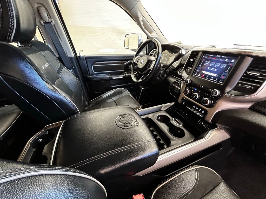 2019 Ram 3500 Laramie photo 10
