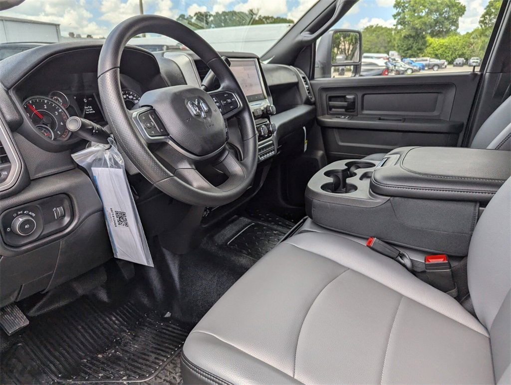 2025 Ram 3500 Tradesman photo 13