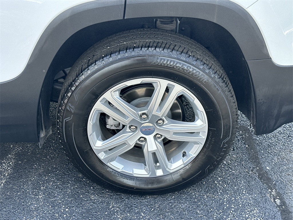 2024 GMC TERRAIN - Image 25