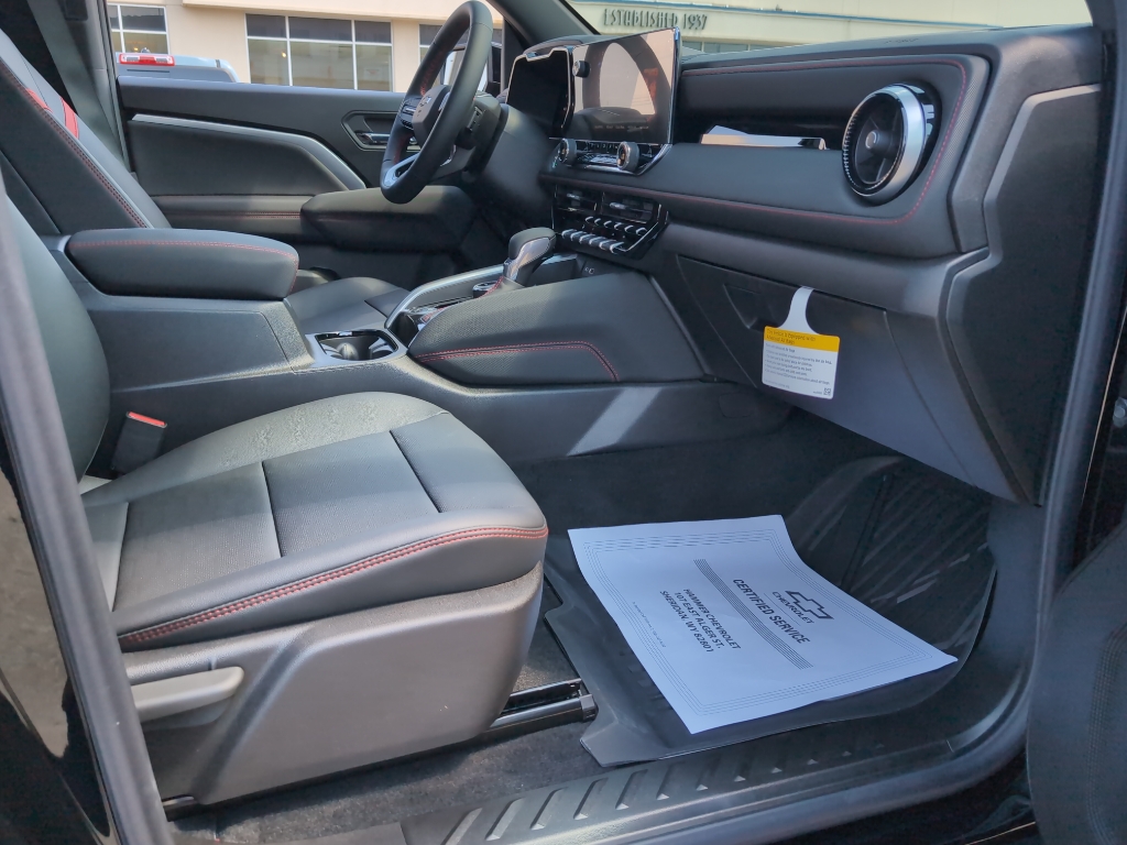 2025 Chevrolet Colorado Z71 photo 32