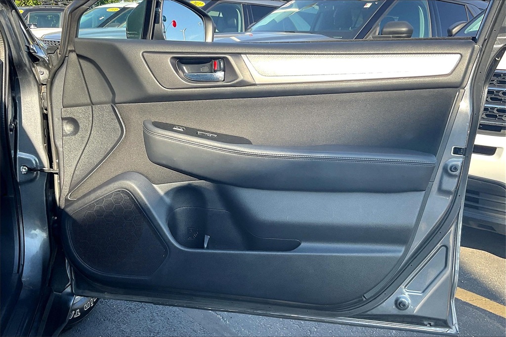 2019 SUBARU OUTBACK - Image 21
