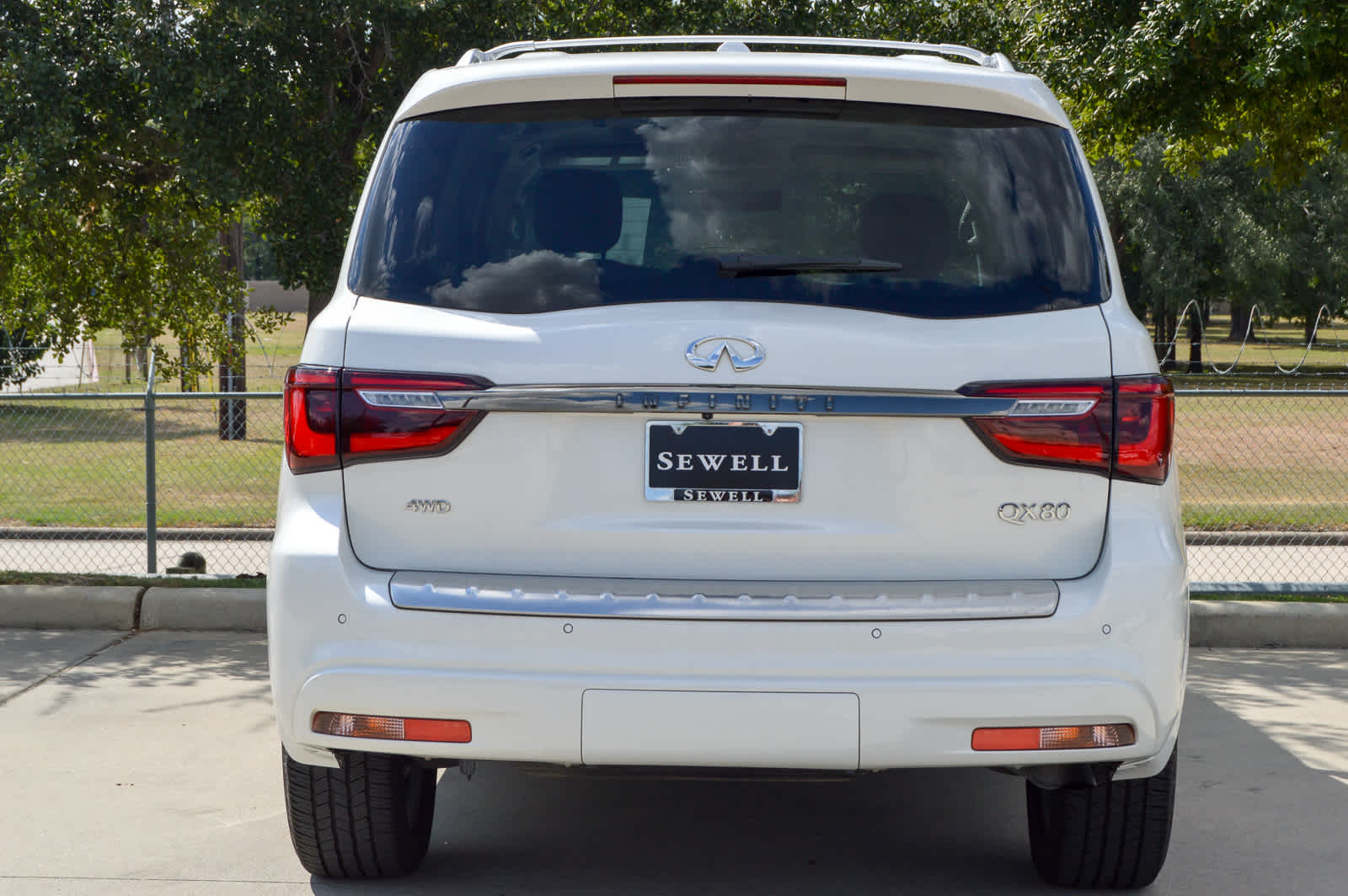 2023 Infiniti QX80 Premium Select photo 5