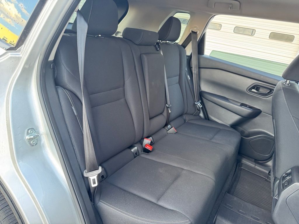 2025 Nissan Rogue S photo 16