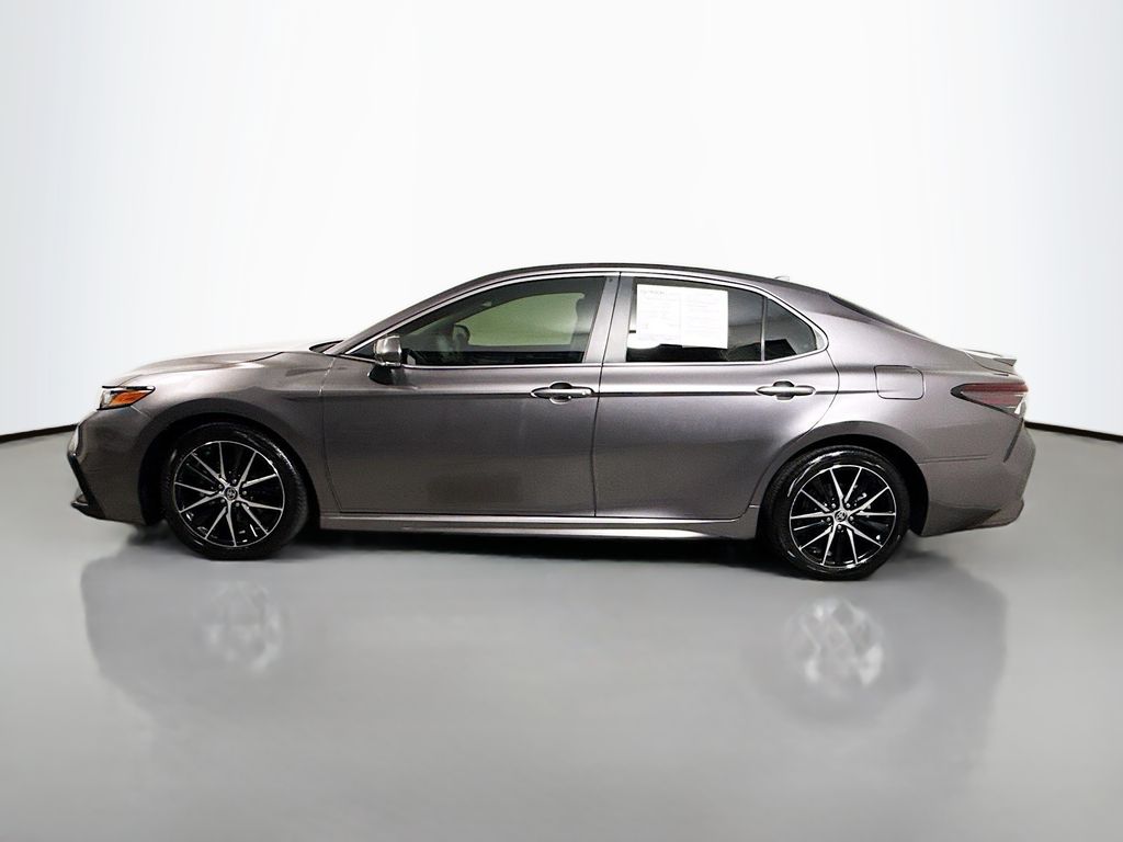 2024 Toyota Camry Hybrid SE photo 4