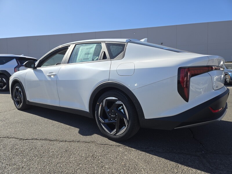 2025 Kia K4 EX photo 4