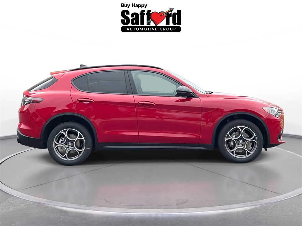 2025 Alfa Romeo Stelvio Base's photo