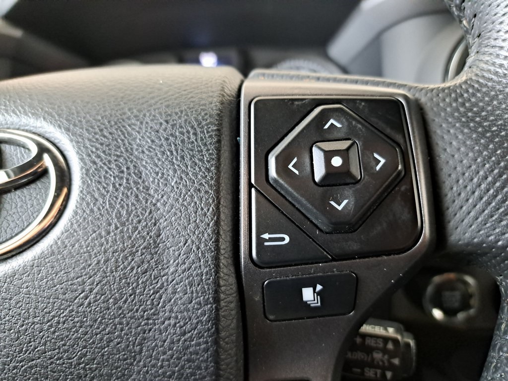 2023 Toyota Tacoma TRD Off-Road photo 17
