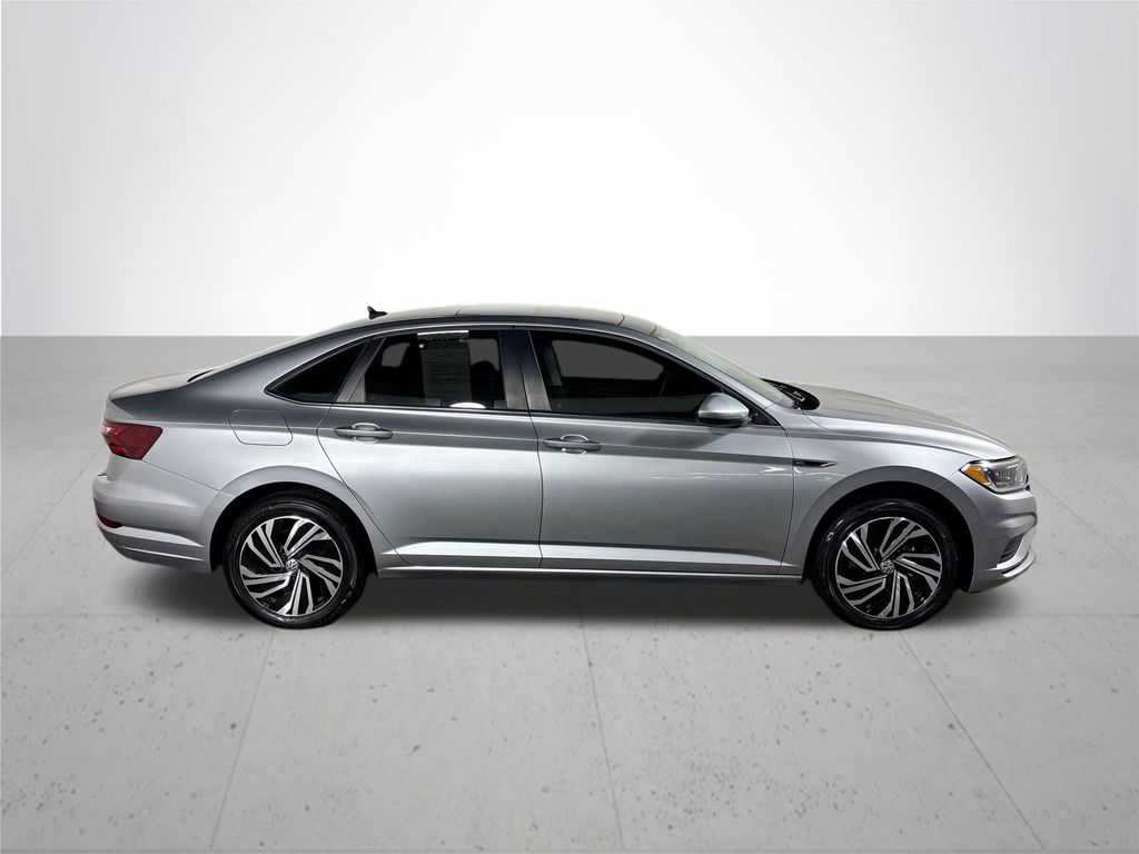 2021 Volkswagen Jetta SEL photo 4