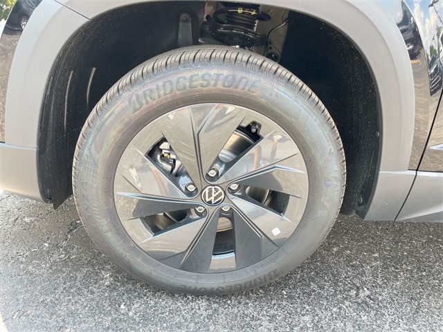 2025 Volkswagen Taos S photo 20