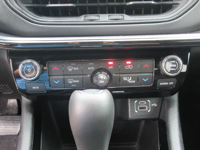 2024 Jeep Compass Latitude photo 22