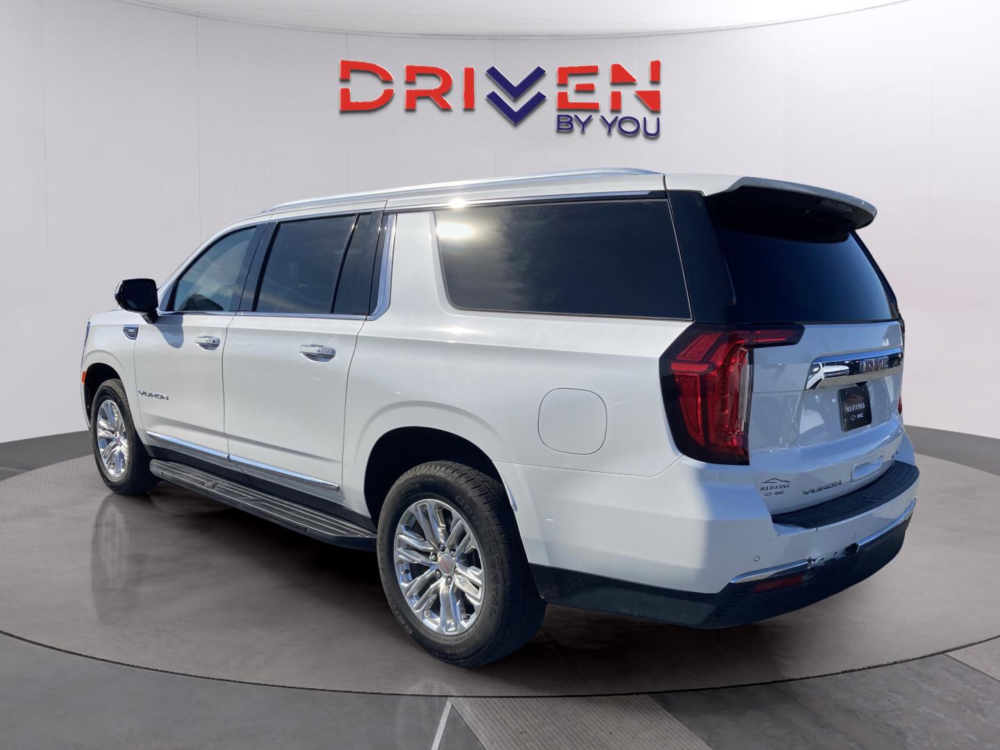 2023 Gmc Yukon XL SLT photo 4