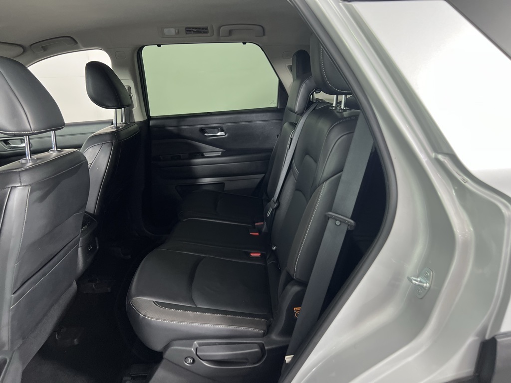 2022 Nissan Pathfinder SL photo 21