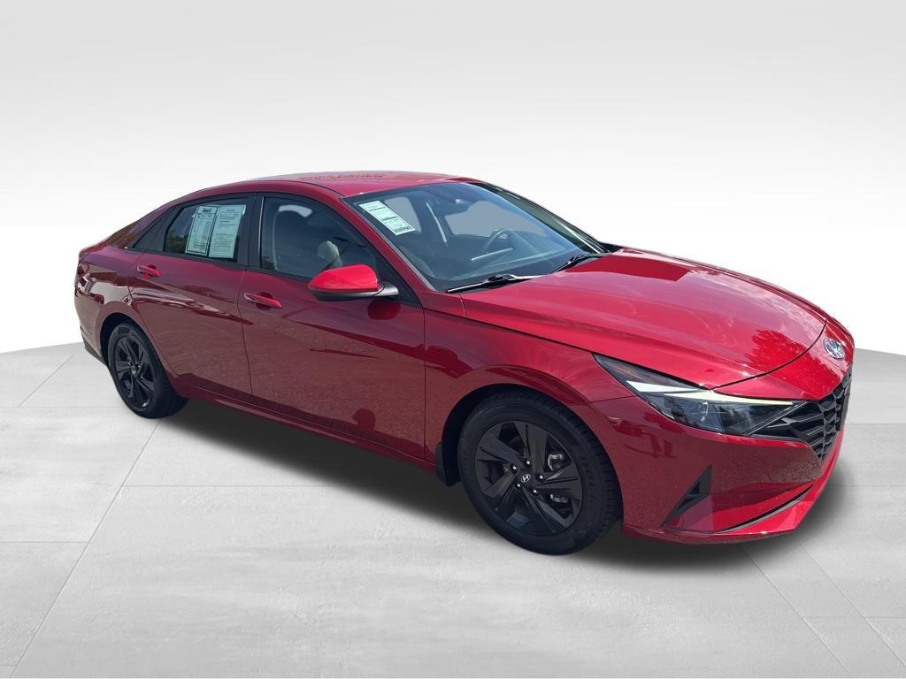 2023 Hyundai Elantra SEL photo 6