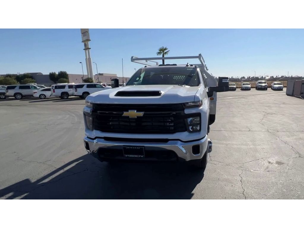 2024 Chevrolet Silverado 3500HD Work Truck photo 4