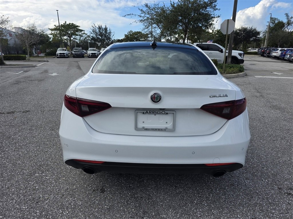 2023 Alfa Romeo Giulia Ti photo 4