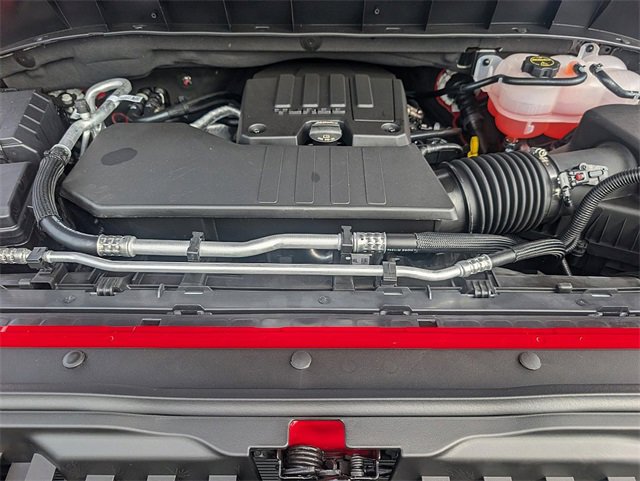2025 Chevrolet Silverado 1500 LT photo 4