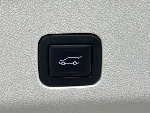 2024 Cadillac Escalade ESV Sport Platinum photo 18