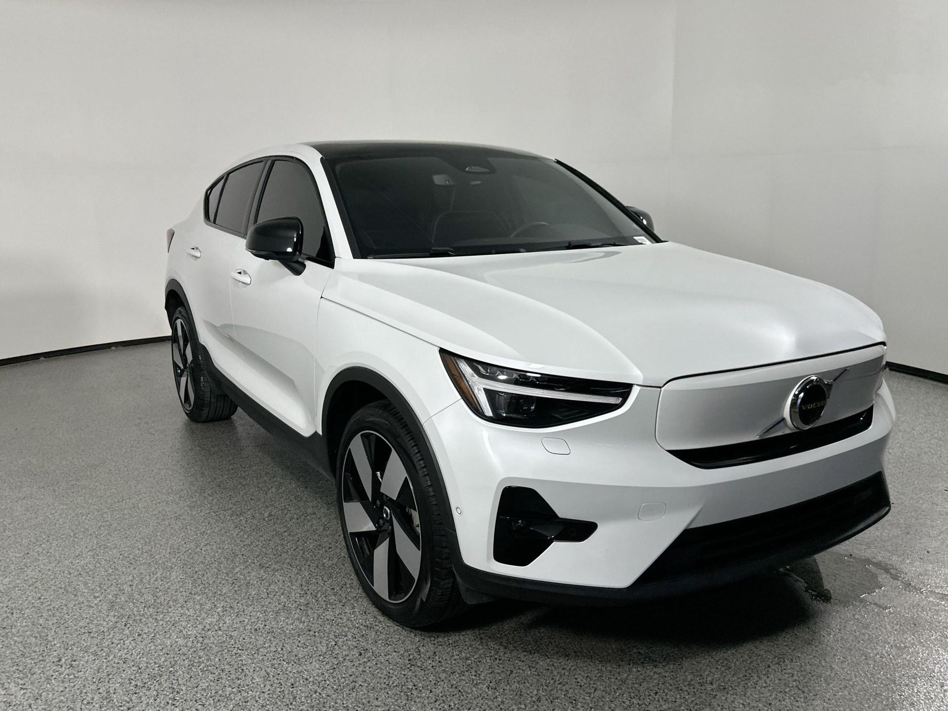 2023 Volvo C40 Recharge Ultimate photo 2